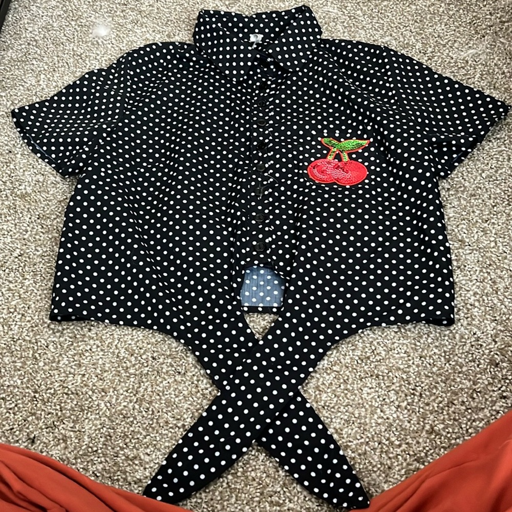 No brand name, barely worn, 80s-90s style, fun and upbeat, size small